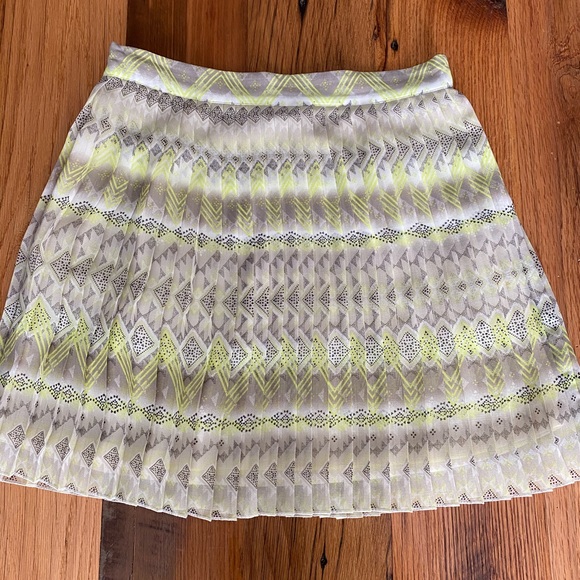 Beige Chiffon Pleated Skirt - Picture 3 of 6